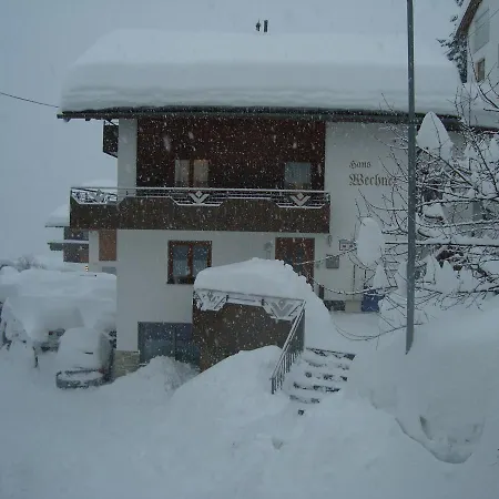 豪斯维切尔公寓酒店 3*